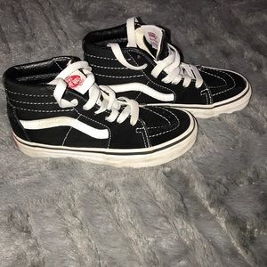 Vans midtop shoes